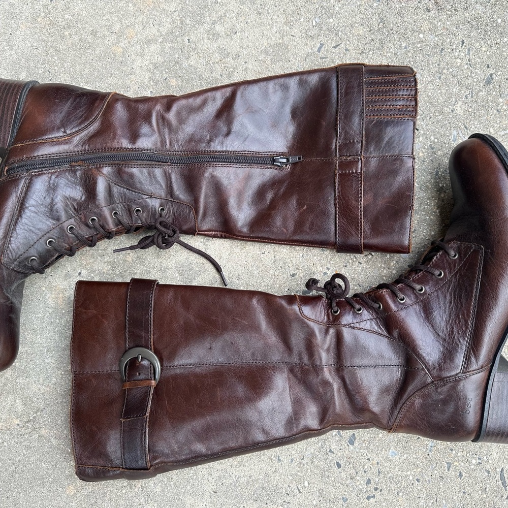 Briwn leather lace up front boots with top buckle Side zip. 1 1/2 inch heel. - Picture 4 of 5